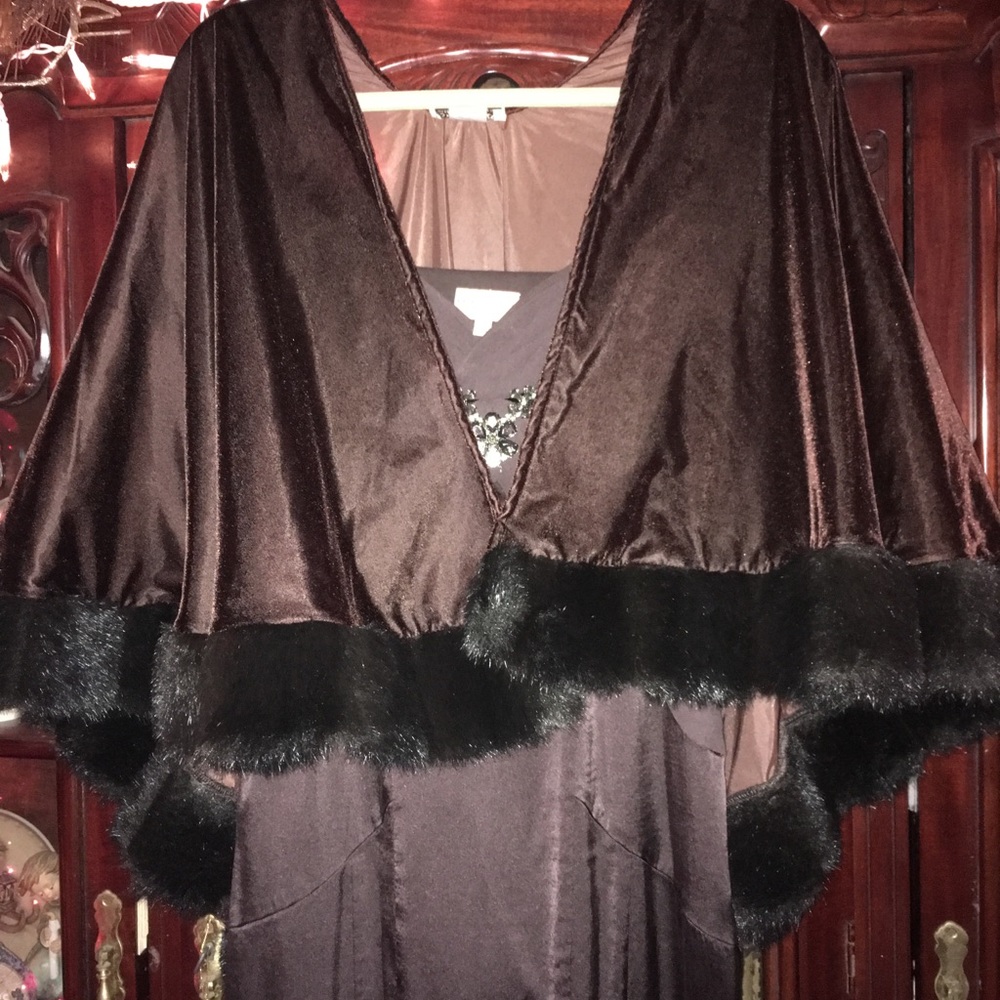 Vintage luxurious chocolate velvet and fur cape